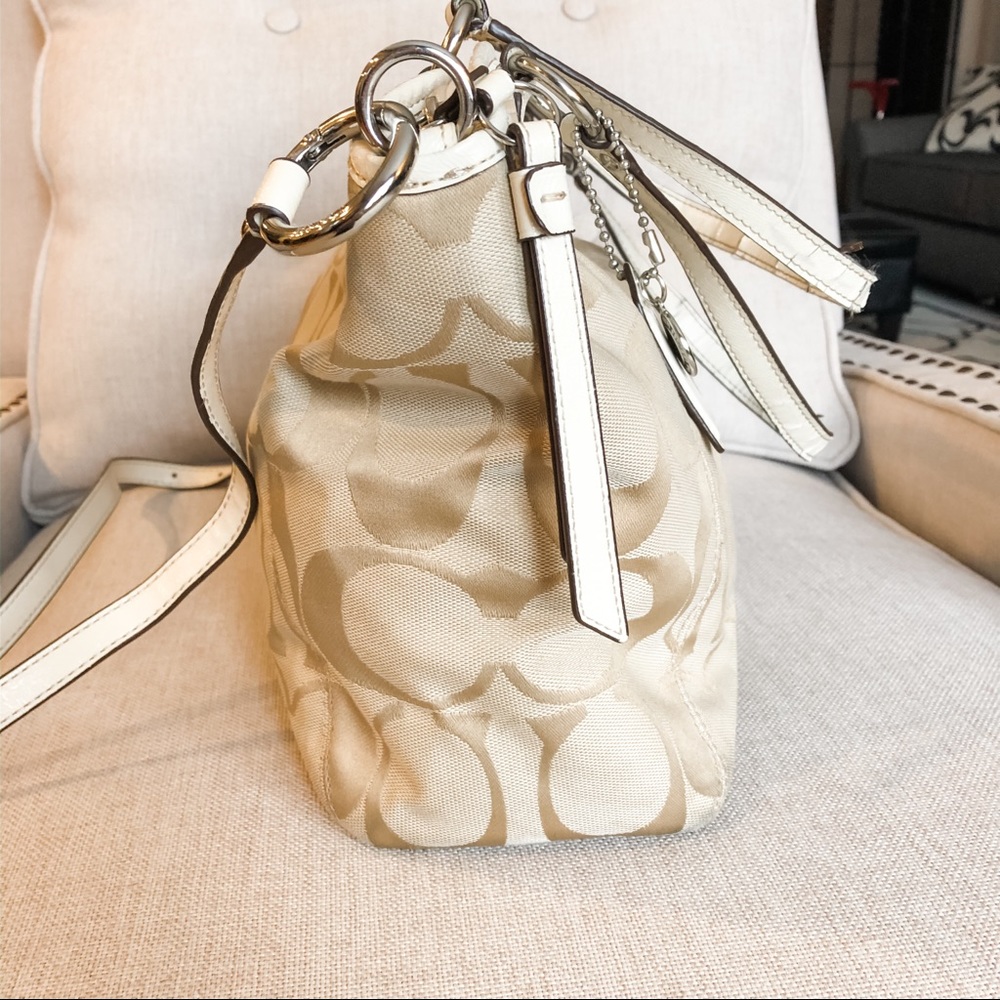 ❤️Coach❤️ purse! - Picture 5 of 8